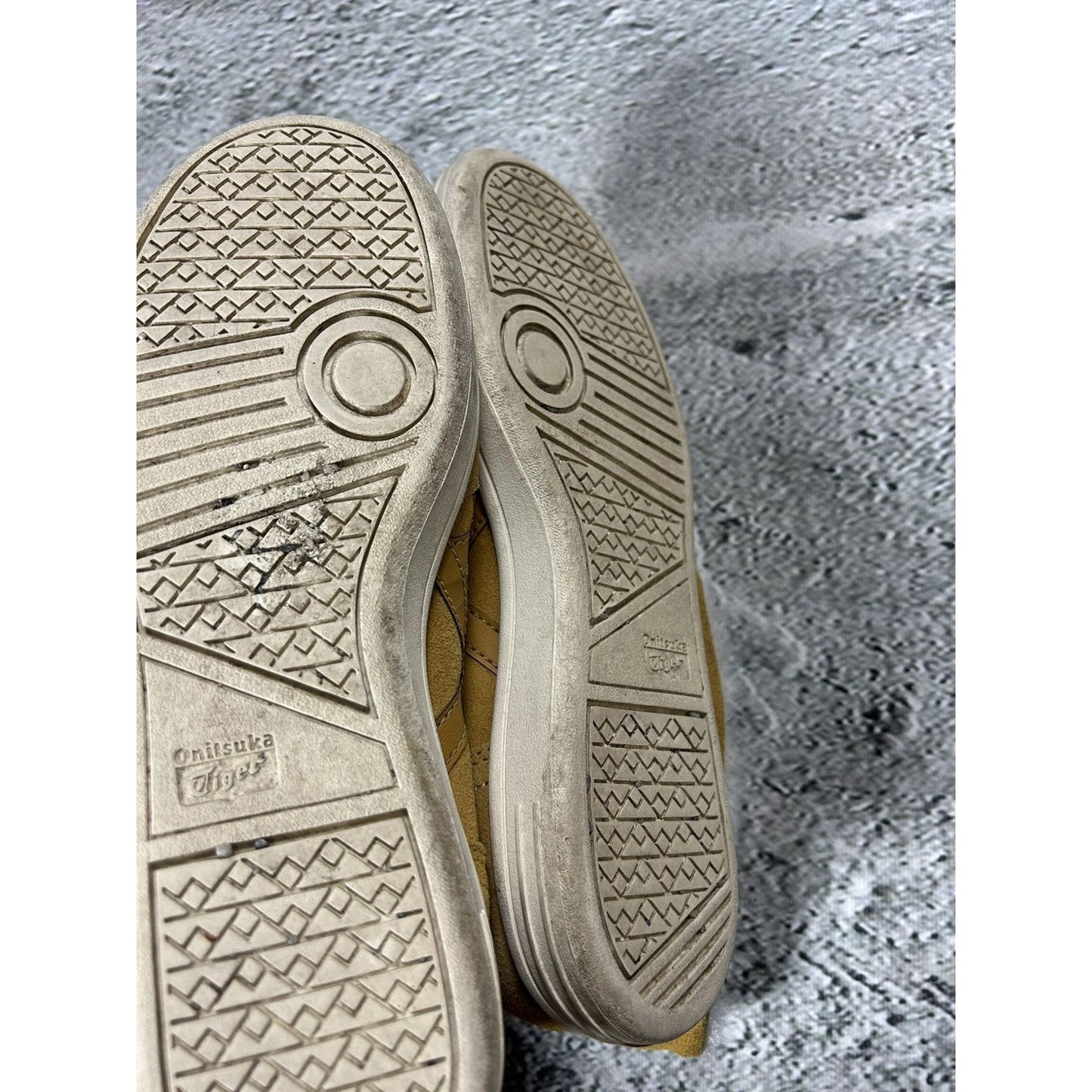 Onitsuka Tiger boots fur winter beige