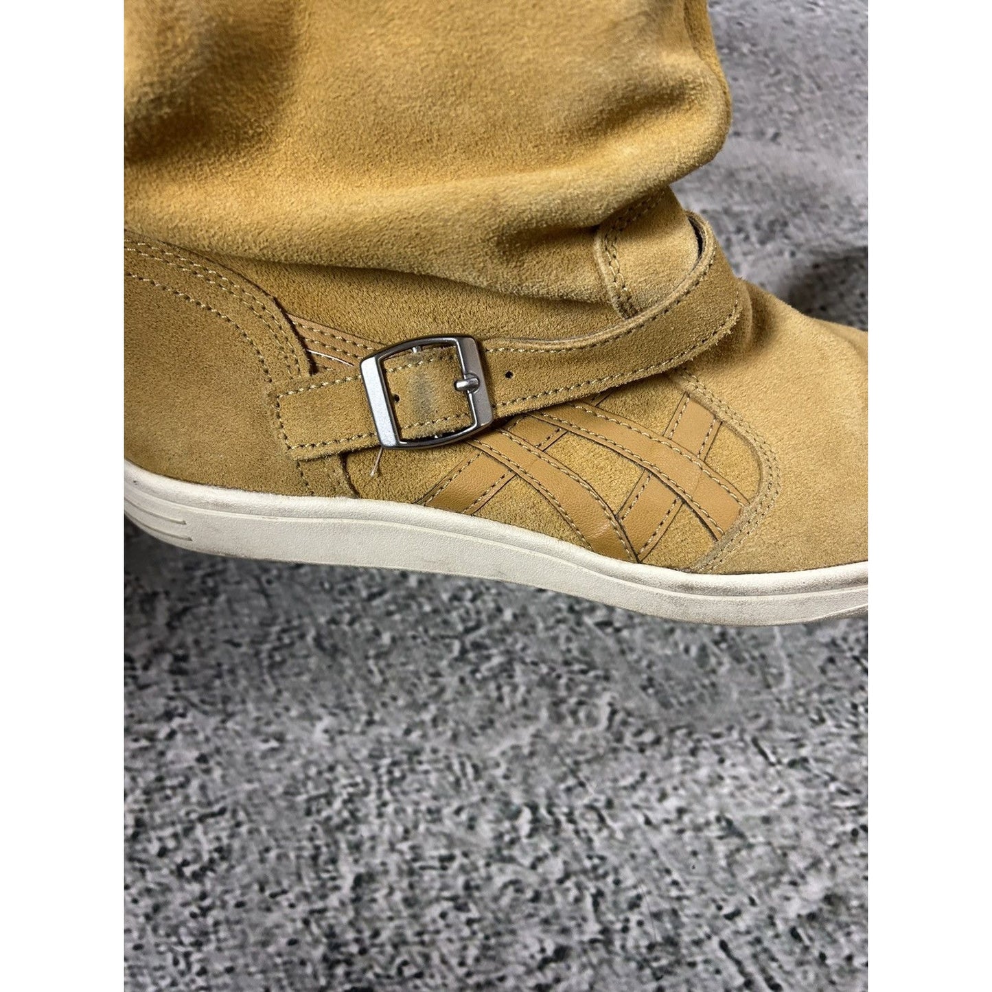 Onitsuka Tiger boots fur winter beige