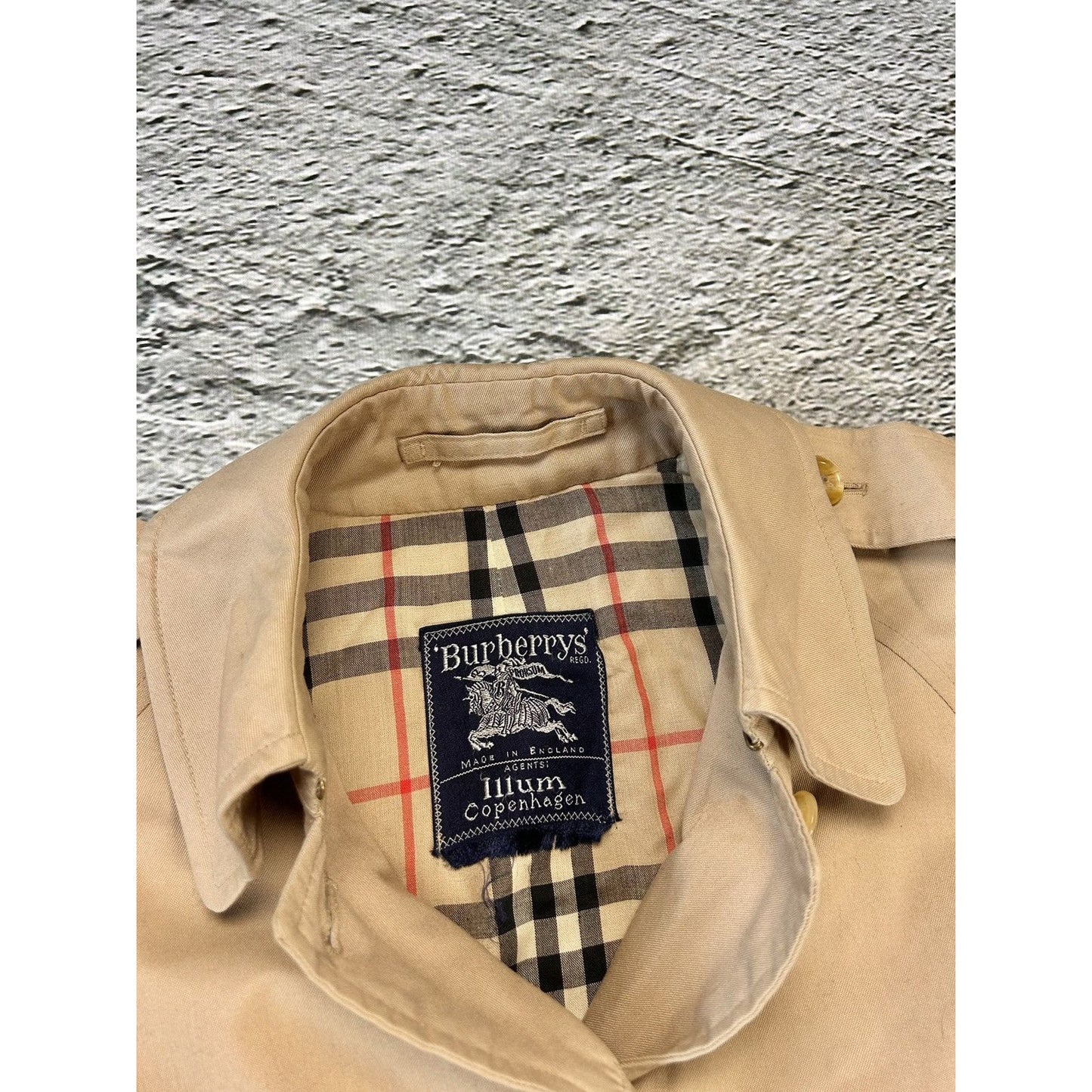 Burberrys coat trench beige vintage
