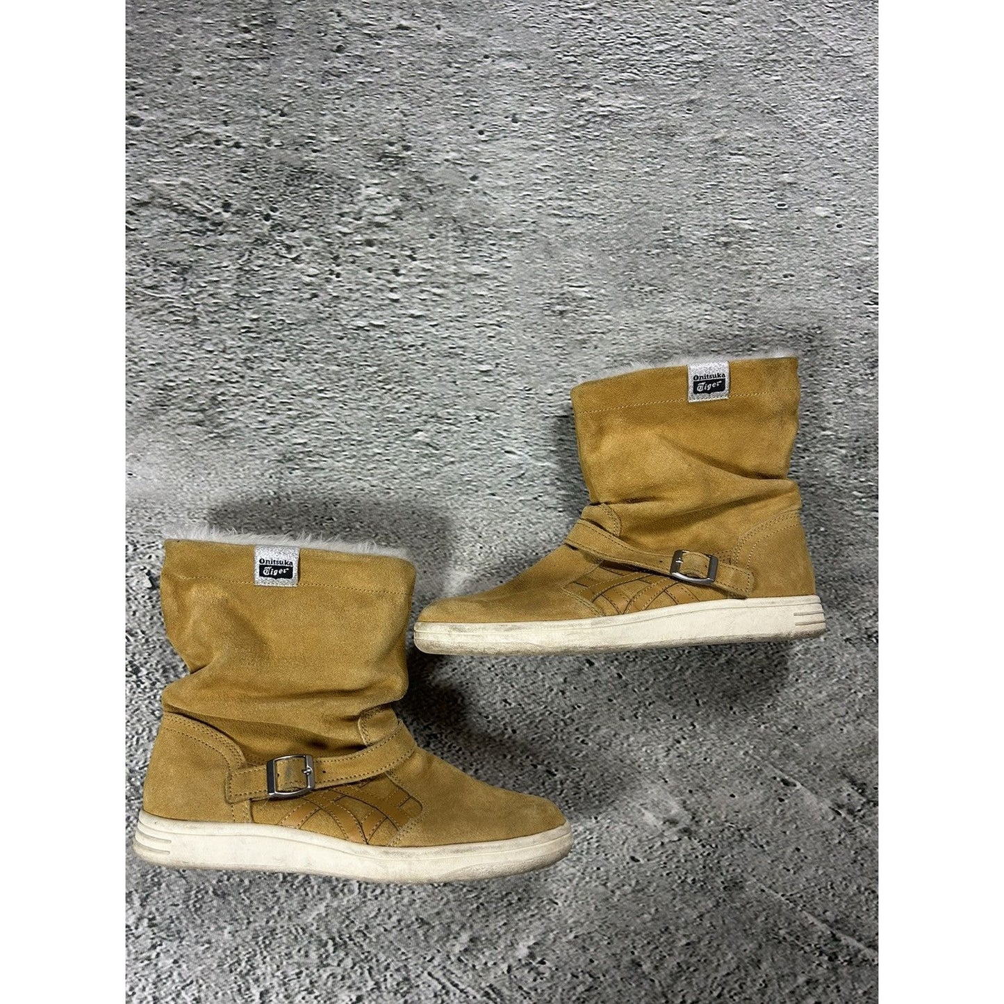 Onitsuka Tiger boots fur winter beige
