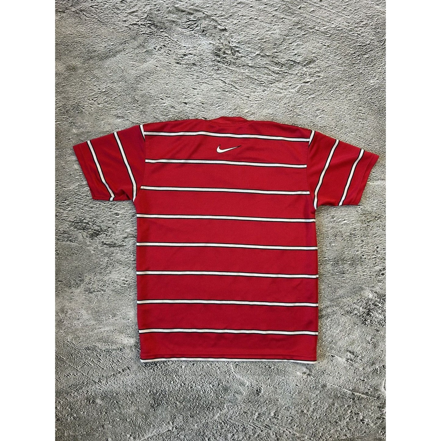 Nike big swoosh striped t-shirt vintage 90s red