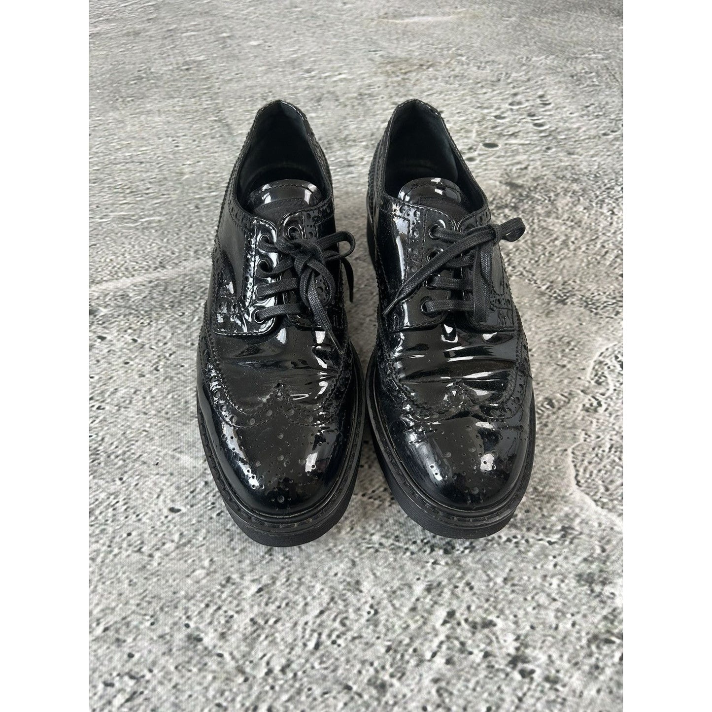 Prada Wingtip Patent Brogue Oxfords Black 38,5 Red Tab