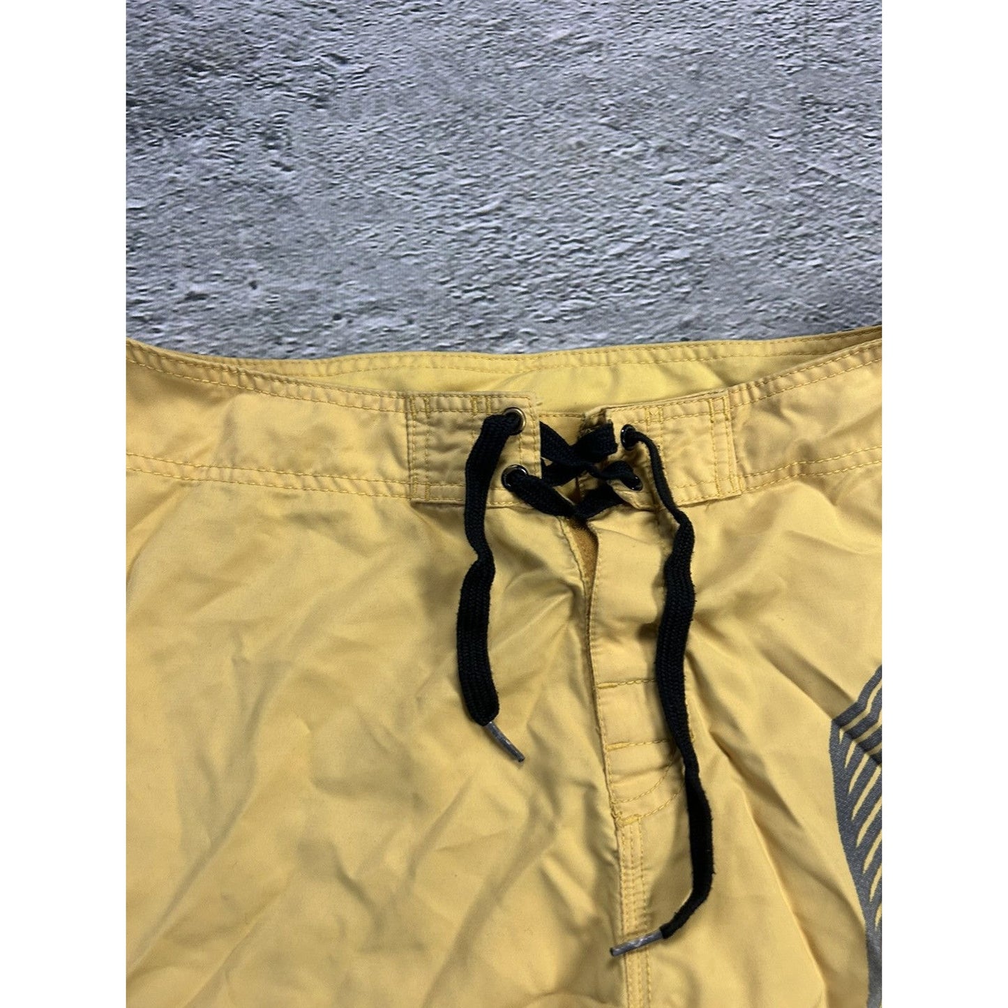 Quiksilver shorts yellow Y2K vintage fullprint graffiti surf