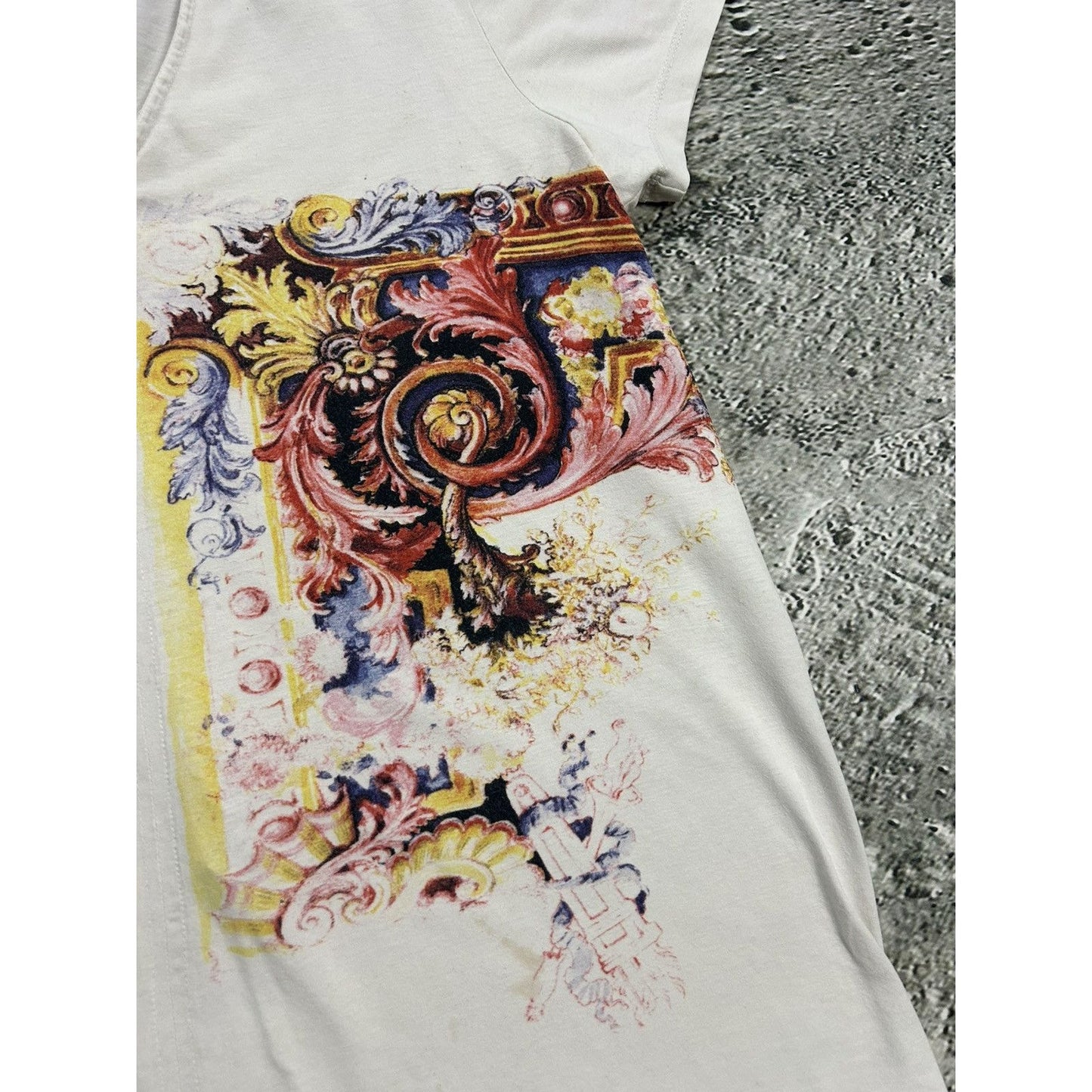 Balenciaga T-shirt floral vintage vneck tee