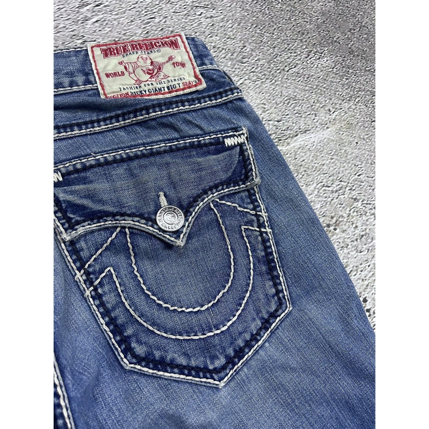 True Religion vintage blue jeans Ricky white thick stitching