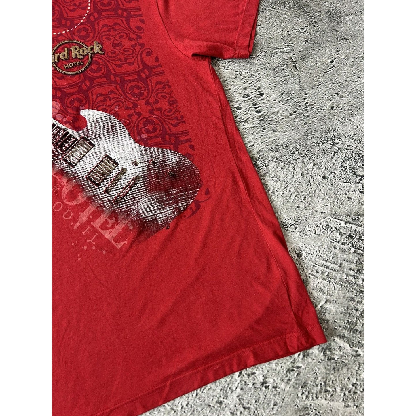 Hard Rock Cafe Hollywood T-shirt vintage red Y2K guitar