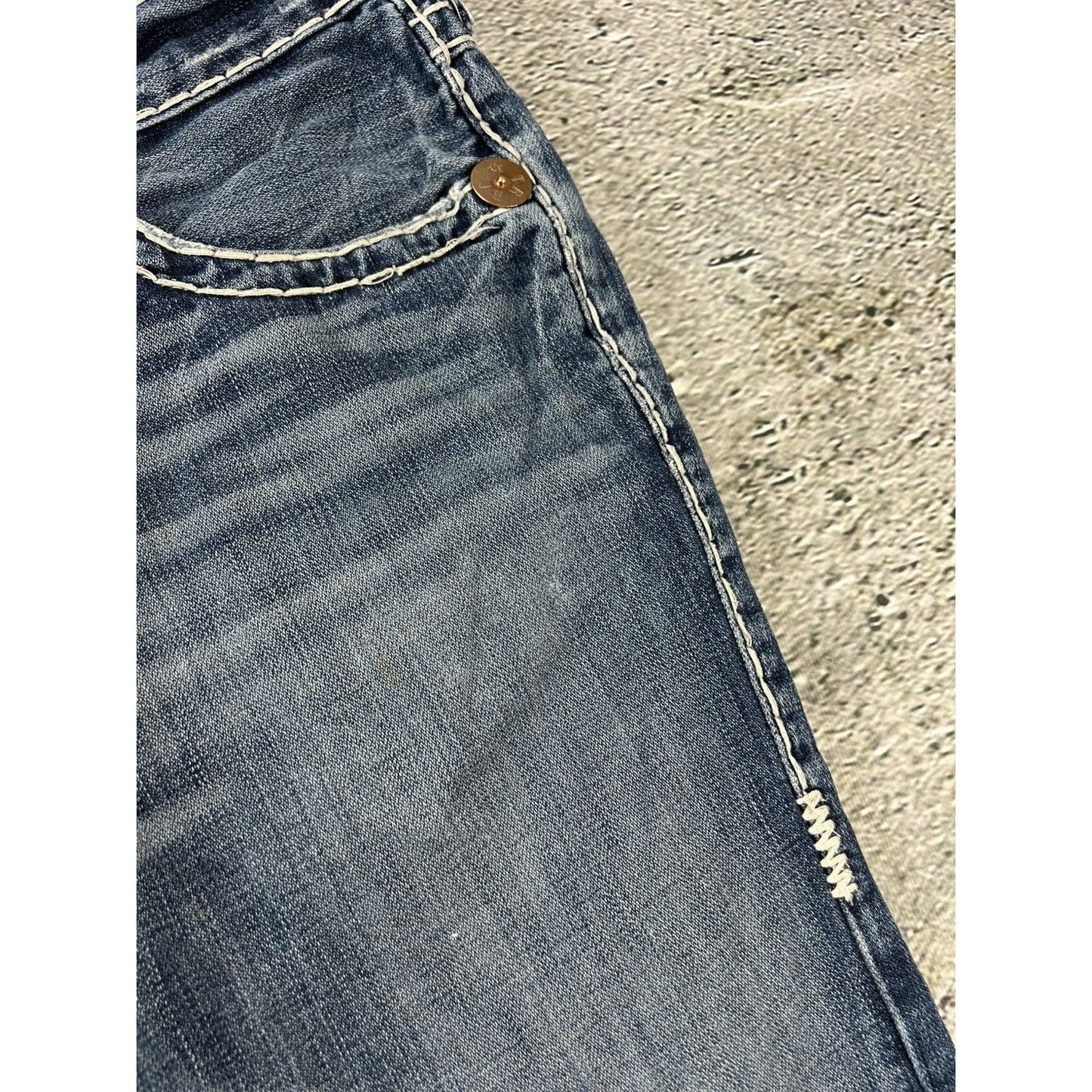 True Religion blue jeans white thick stitching Billy Super T