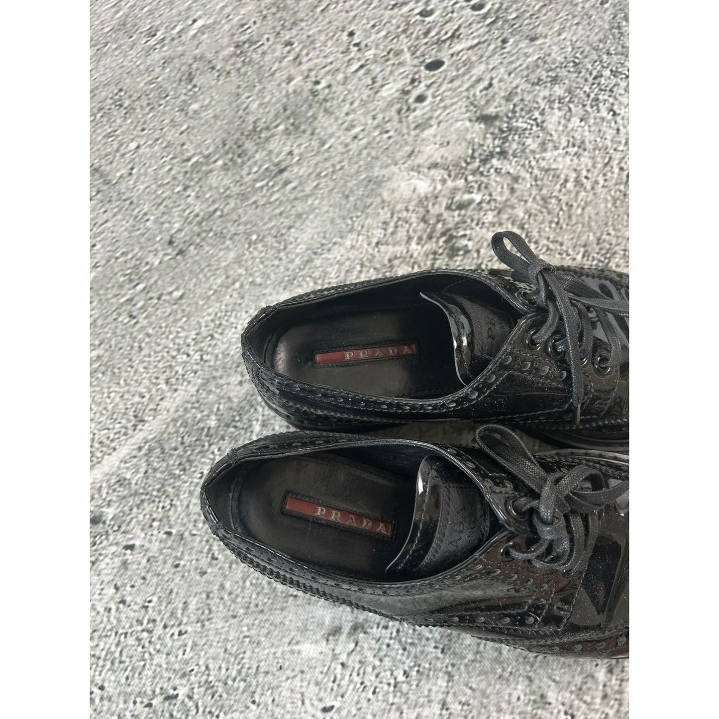 Prada Wingtip Patent Brogue Oxfords Black 38,5 Red Tab