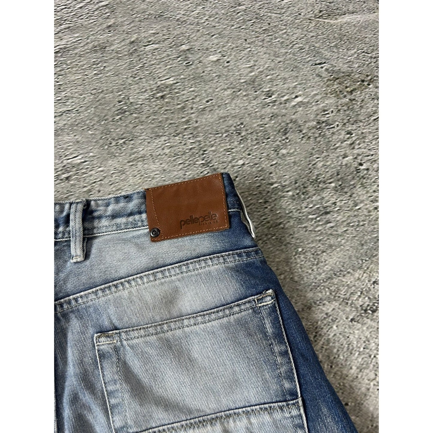 Pelle Pelle vintage stone washed blue jeans Y2K baggy denim