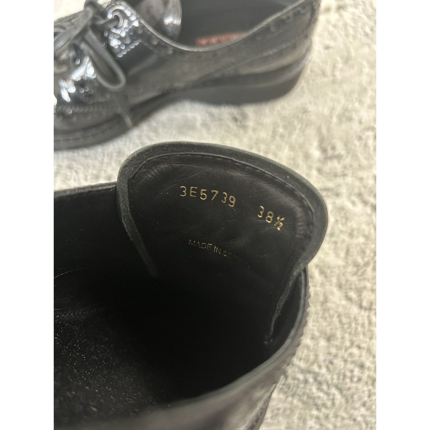 Prada Wingtip Patent Brogue Oxfords Black 38,5 Red Tab