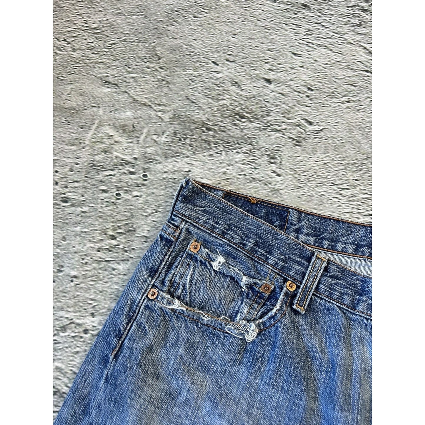 Levi’s 501 vintage blue jeans denim pants