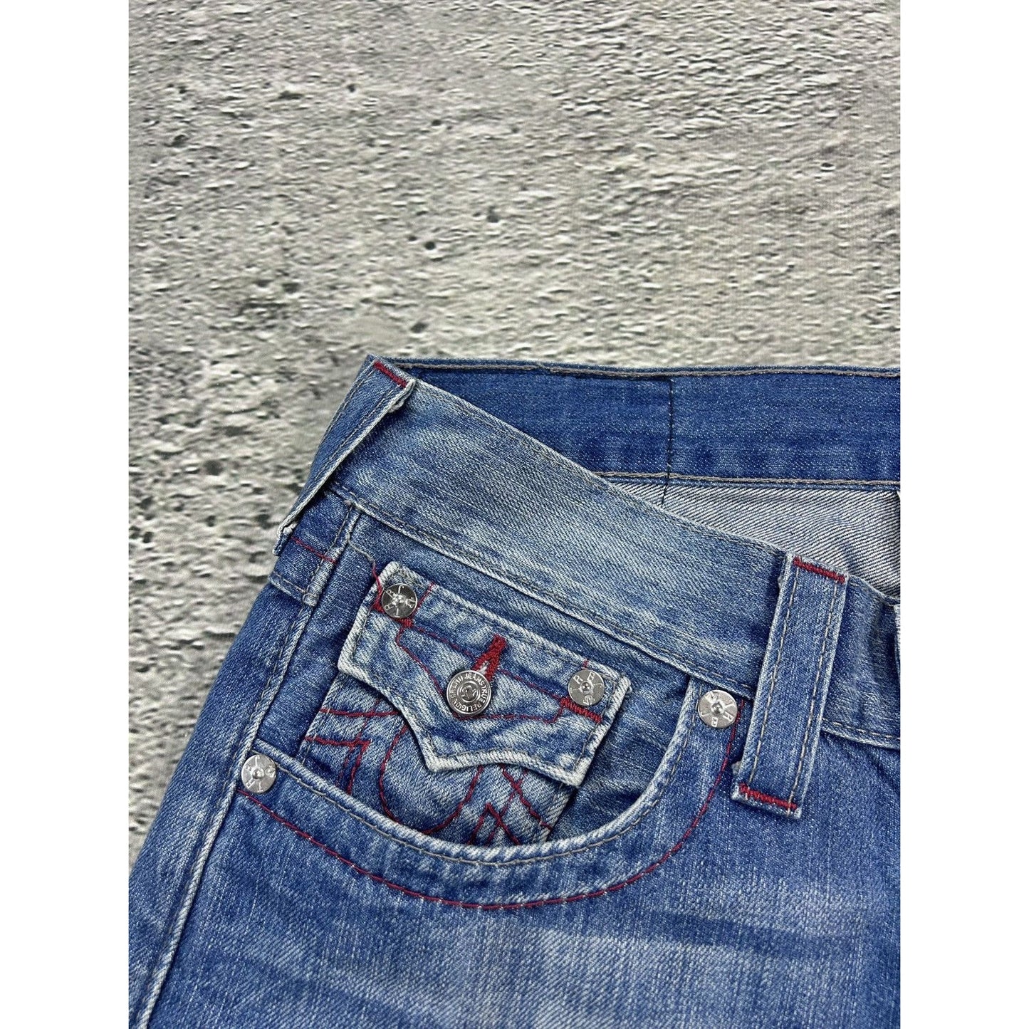 True Religion vintage blue jeans straight red logo Y2K