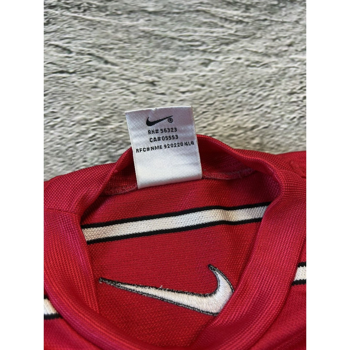 Nike big swoosh striped t-shirt vintage 90s red