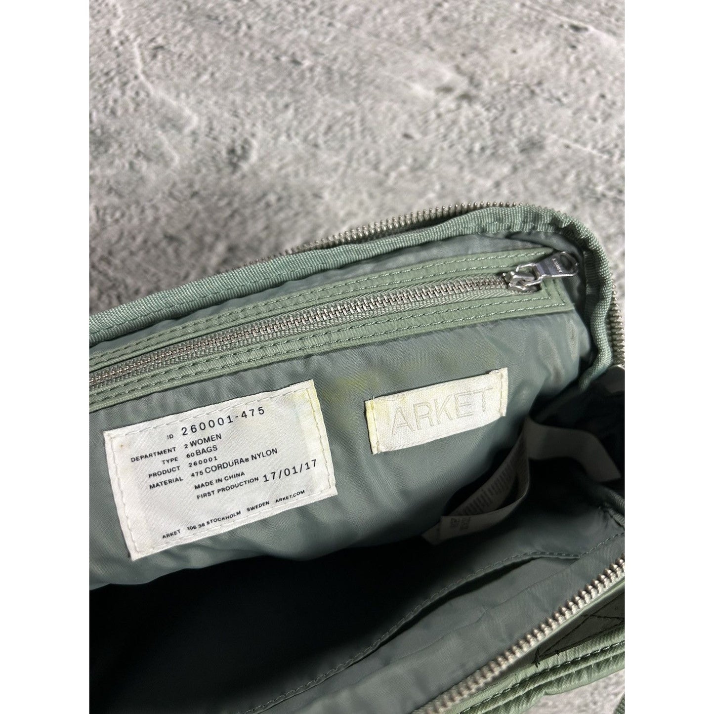 Arket Camera Bag Nylon green