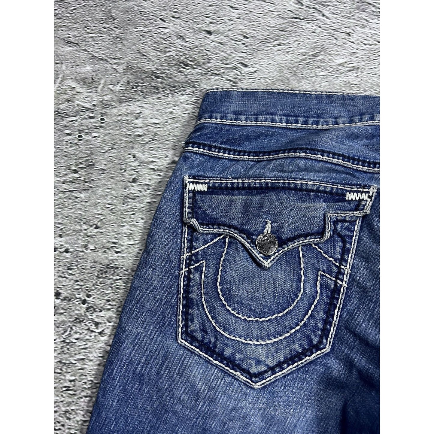 True Religion vintage blue jeans Ricky white thick stitching