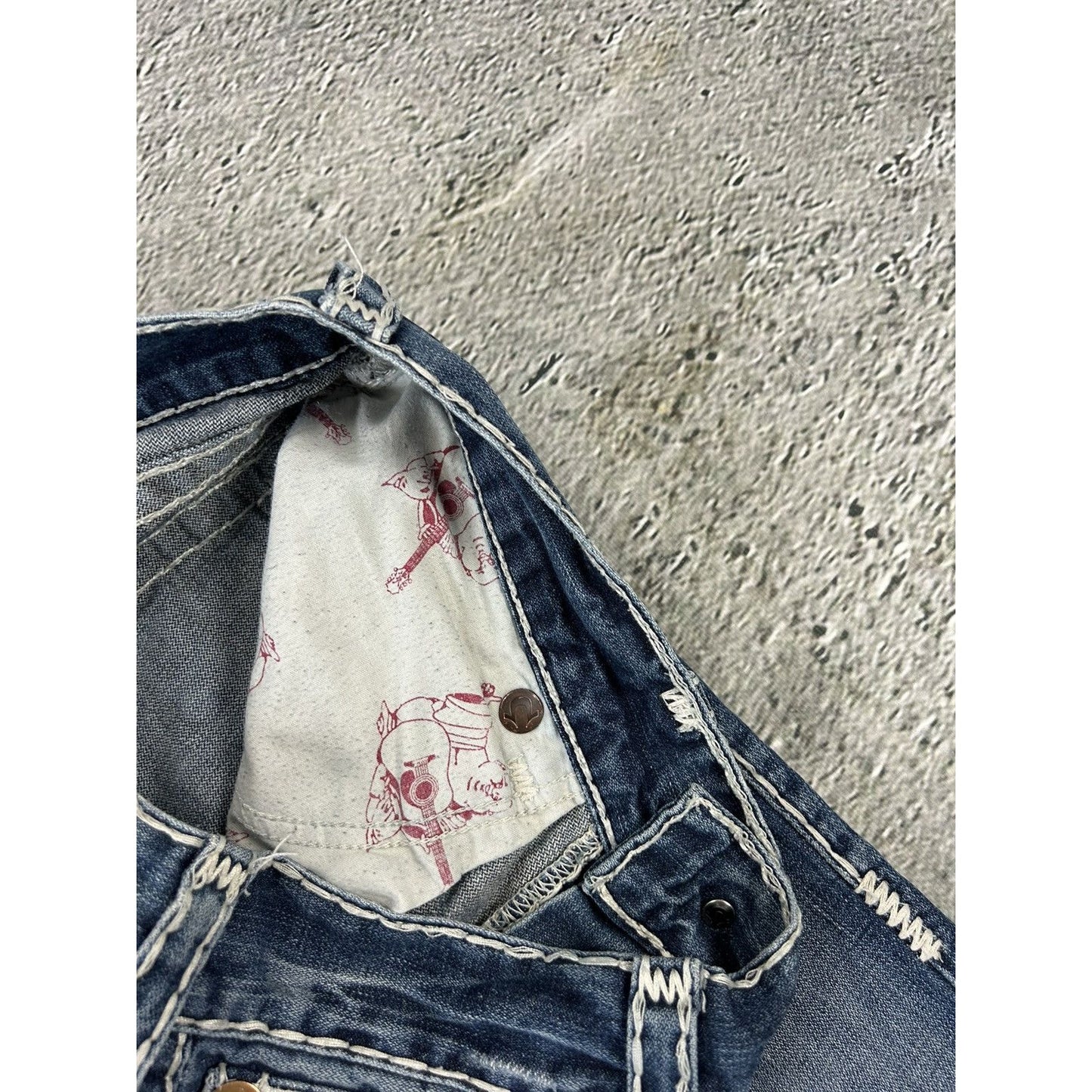 True Religion blue jeans white thick stitching Billy Super T