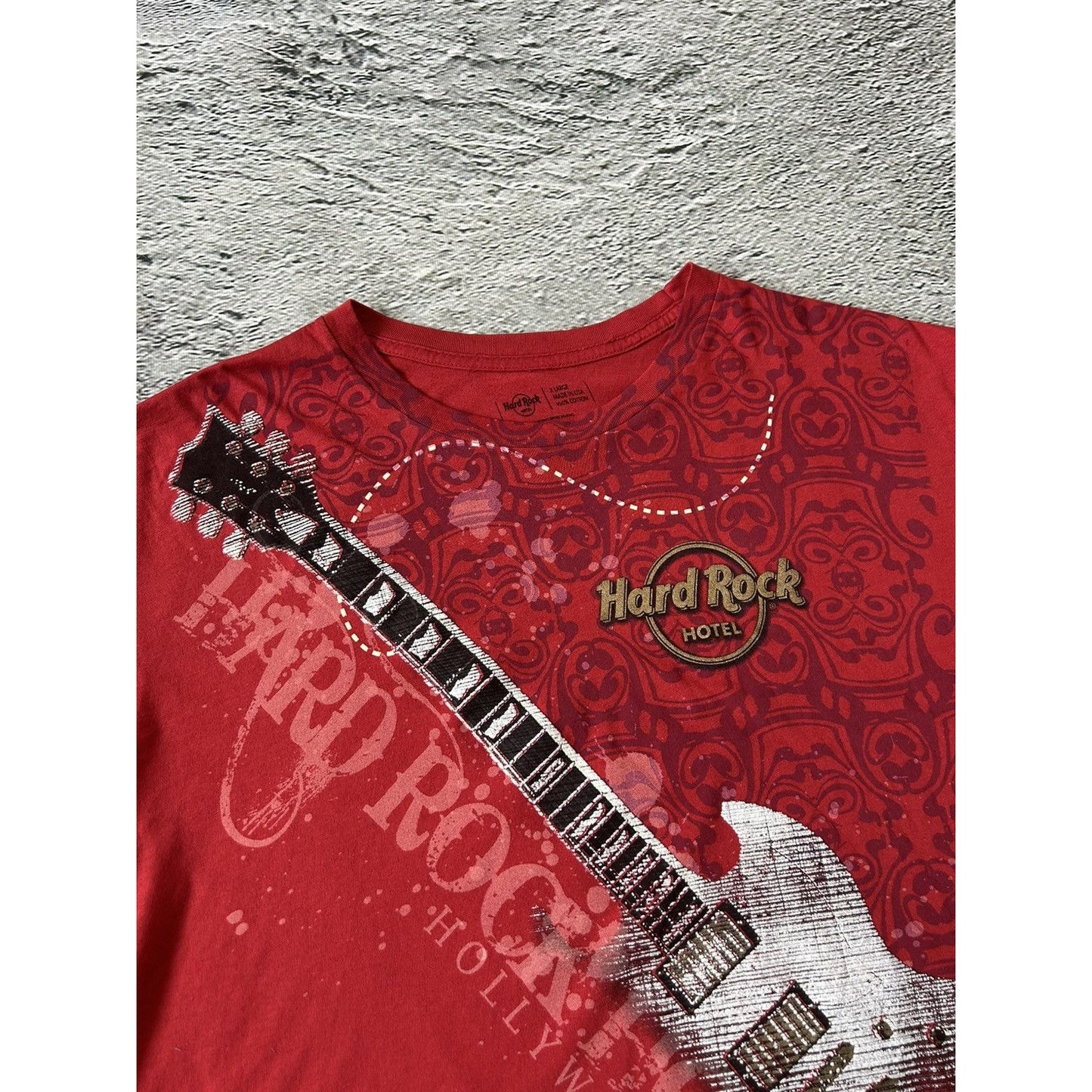 Hard Rock Cafe Hollywood T-shirt vintage red Y2K guitar