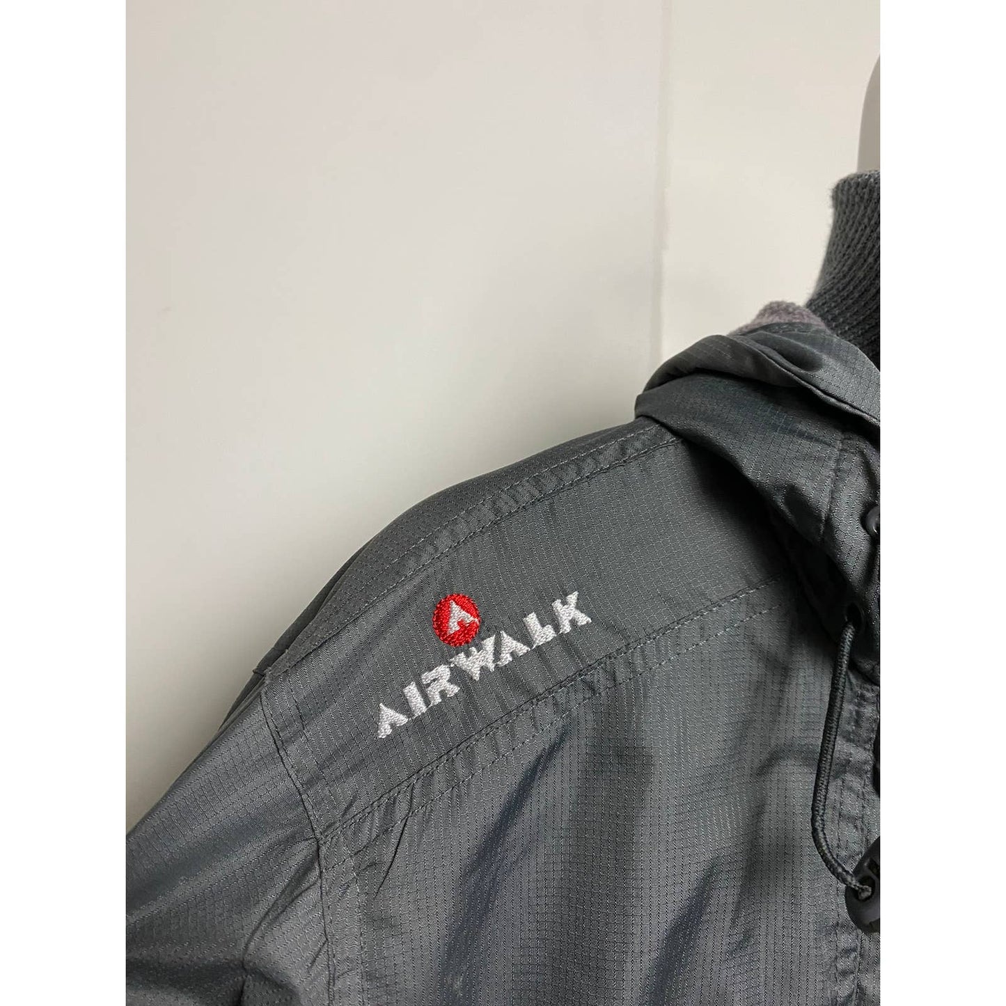 Airwalk jacket windbreaker vintage grey 90s skate gorpcore