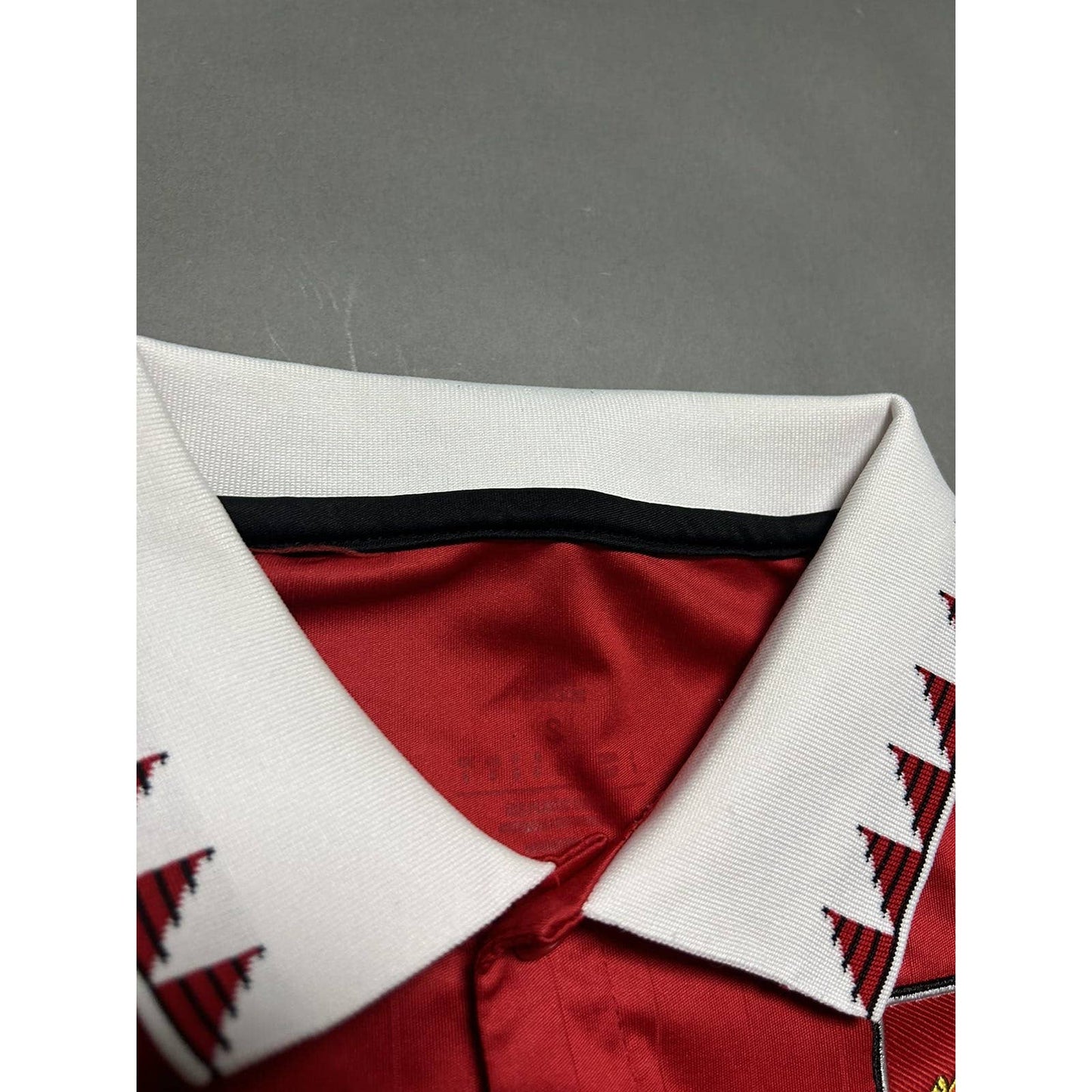 Manchester United jersey TeamViewer Red 2022 2023 home kit