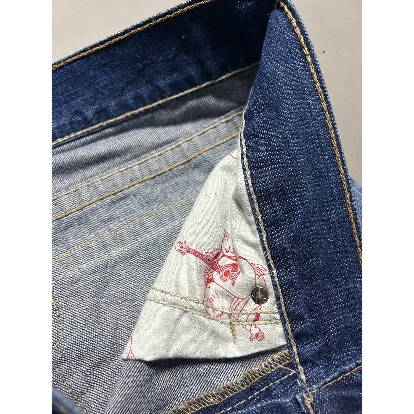 True Religion vintage blue jeans white big logo