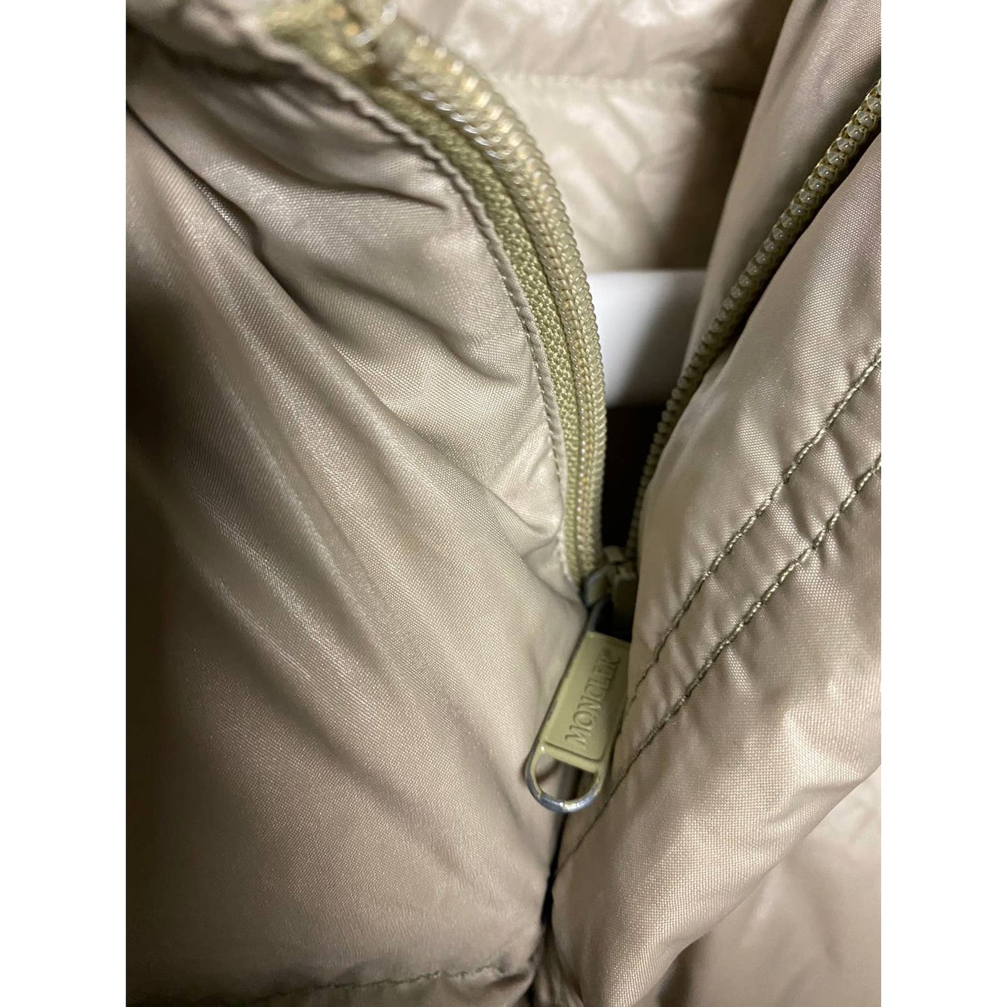 90s Moncler vintage beige puffer jacket Grenoble