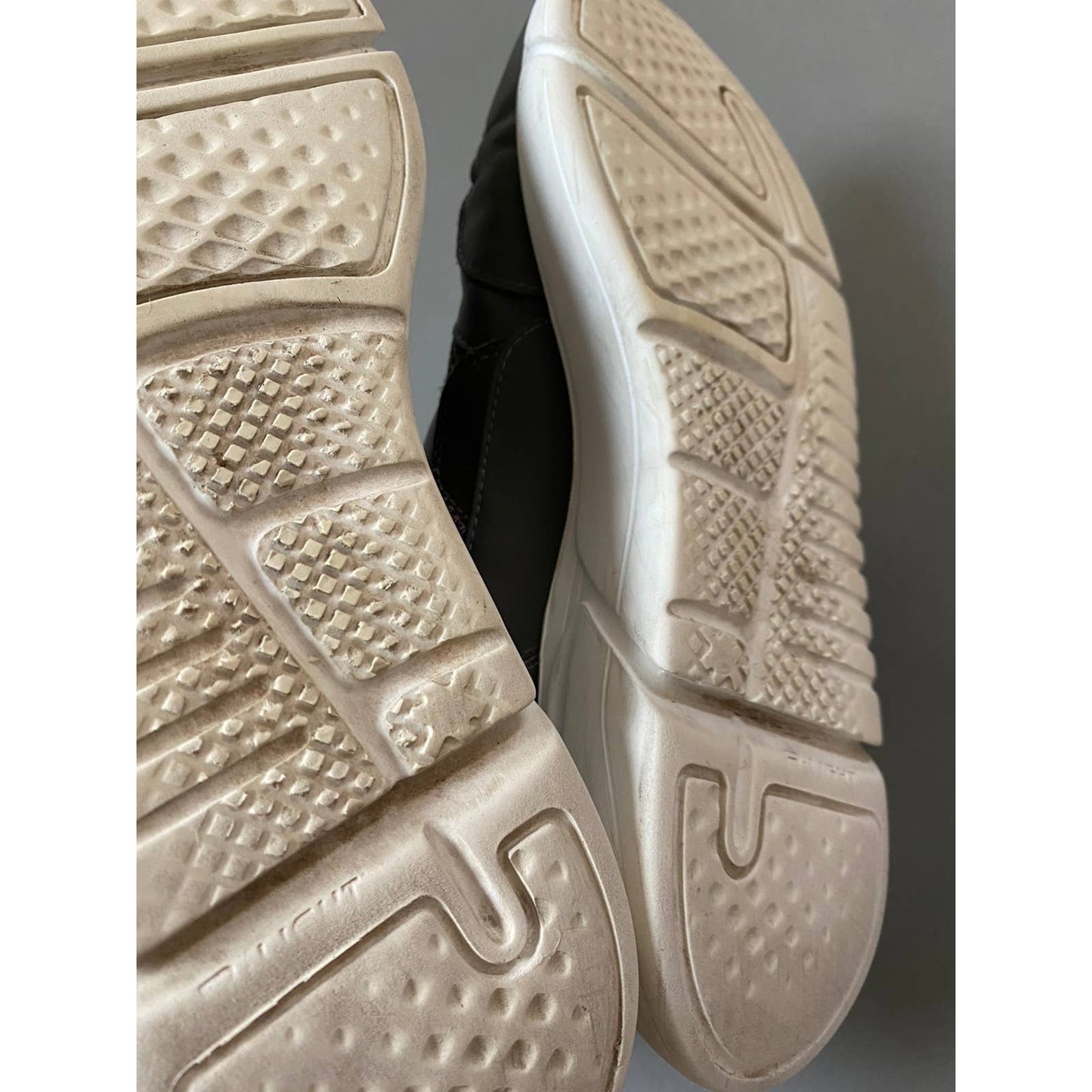 Axel Arigato Genesis Sneaker grey runner