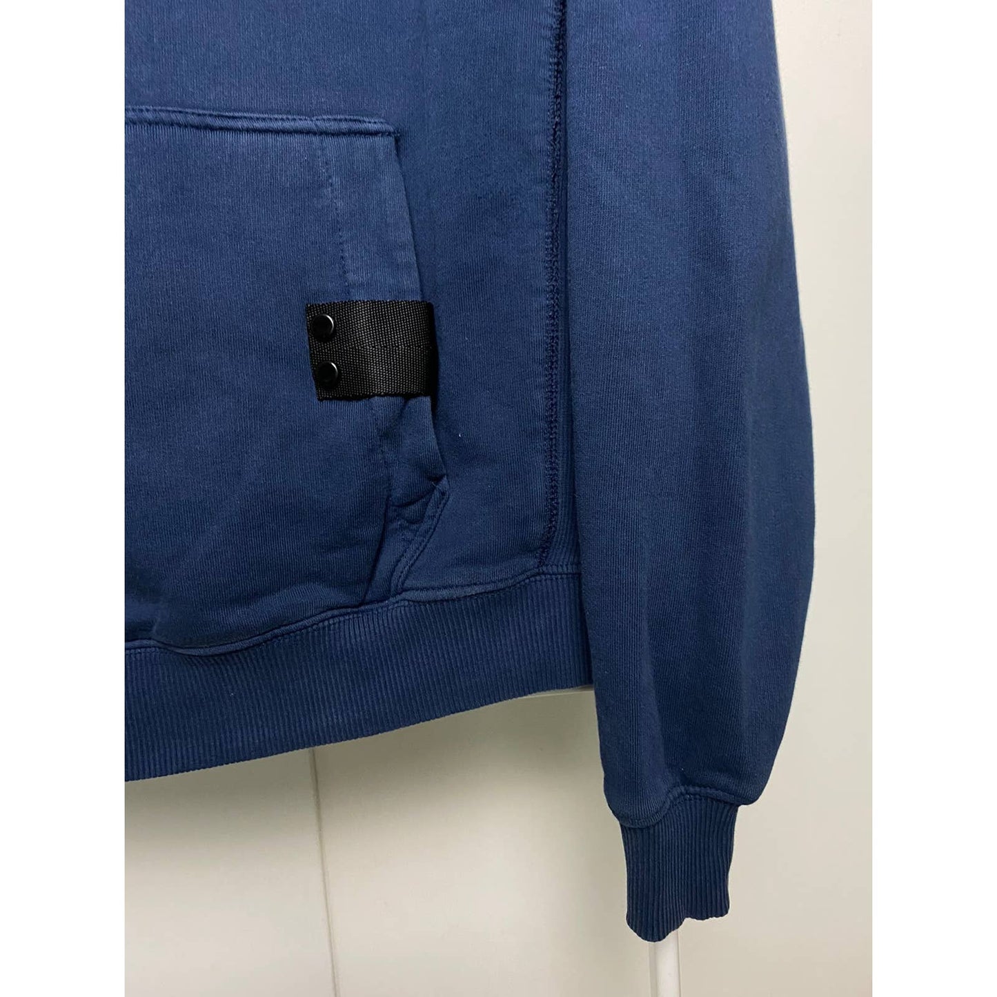 Mastrum sweatshirt navy with the badge