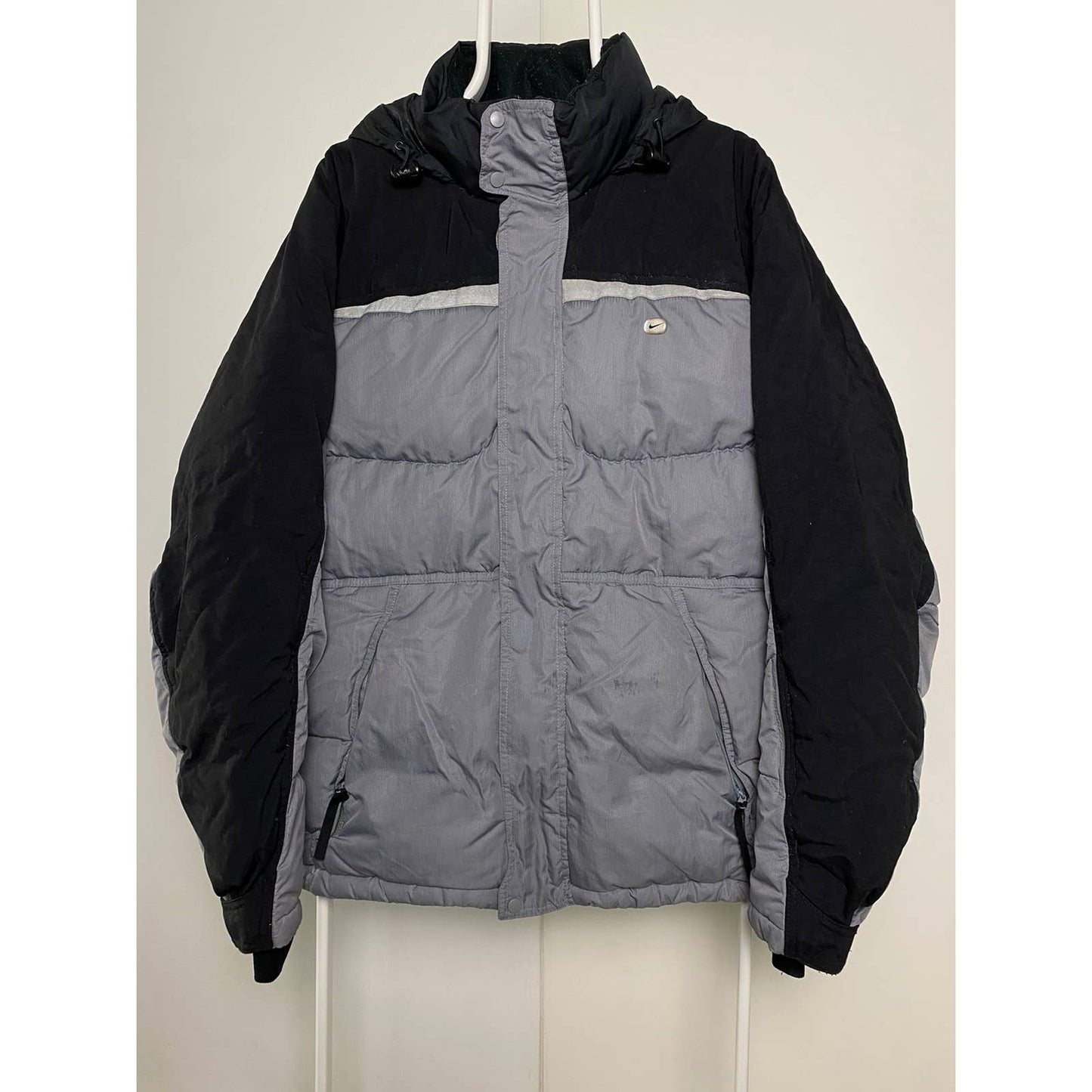 Nike vintage grey / black puffer jacket small hex logo 2000s