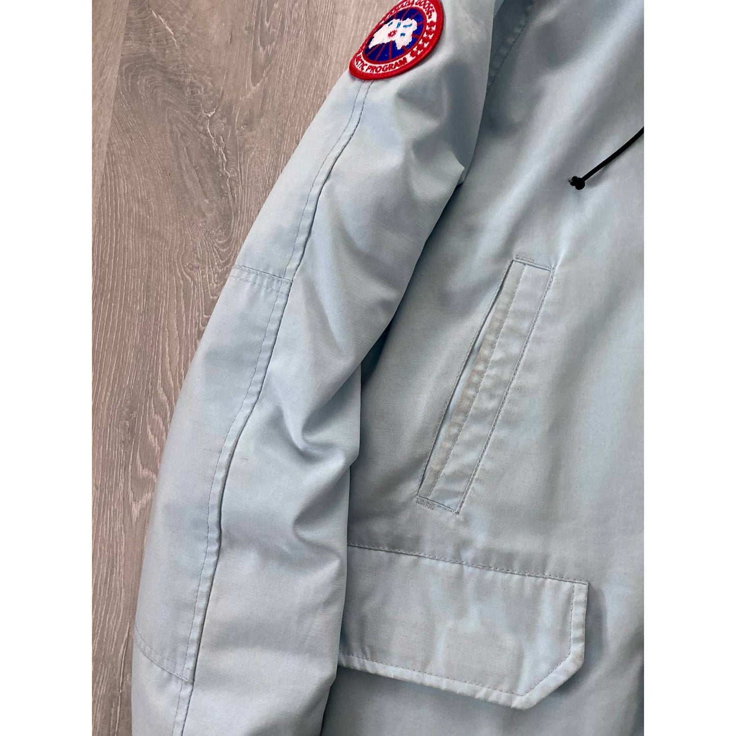 Canada Goose Chilliwack bomber jacket vintage baby blue