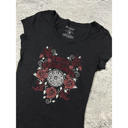 True Religion Rose T-shirt logo Red Black V-Neck cropped
