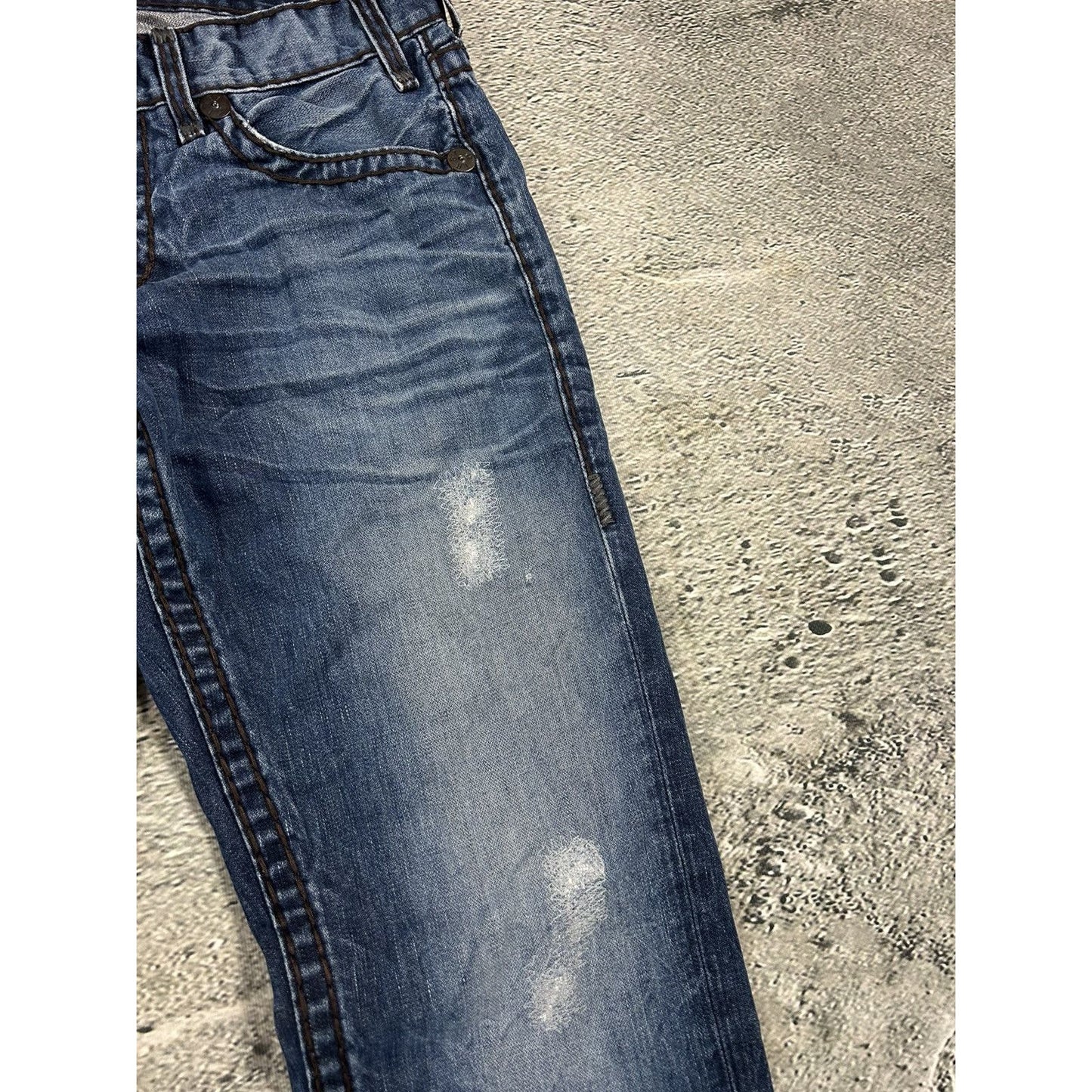 True Religion blue jeans white thick stitching Logan