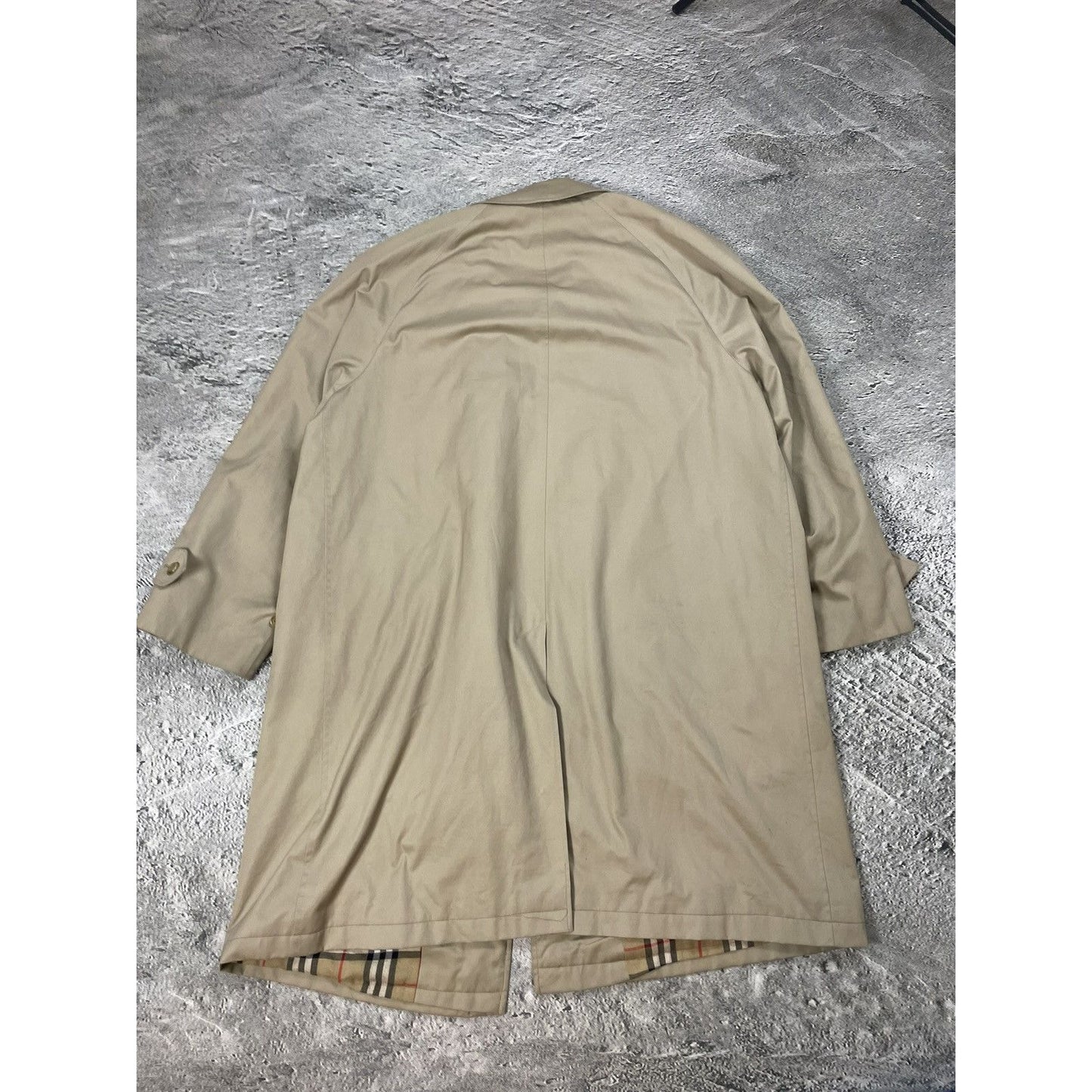 Burberrys trench coat beige wool lining vintage nova check