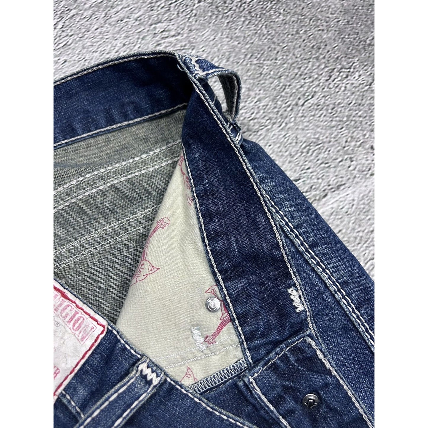 True Religion blue jeans white thick stitching Jack Big QT