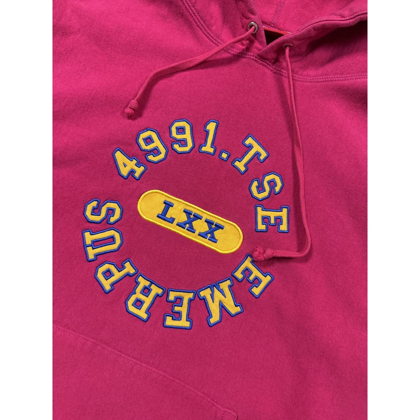 Supreme reverse Tag Hoodie fuchsia pink