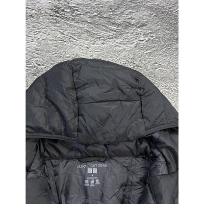 Uniqlo Puffer Jacket Hooded black ultra light down