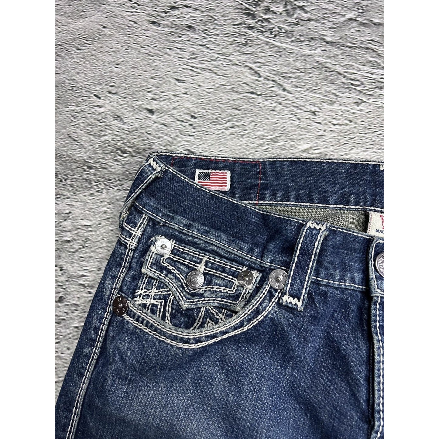 True Religion blue jeans white thick stitching Jack Big QT