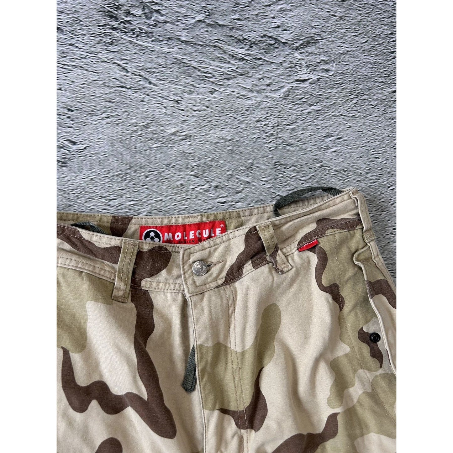 Molecule vintage cargo shorts camo utility military