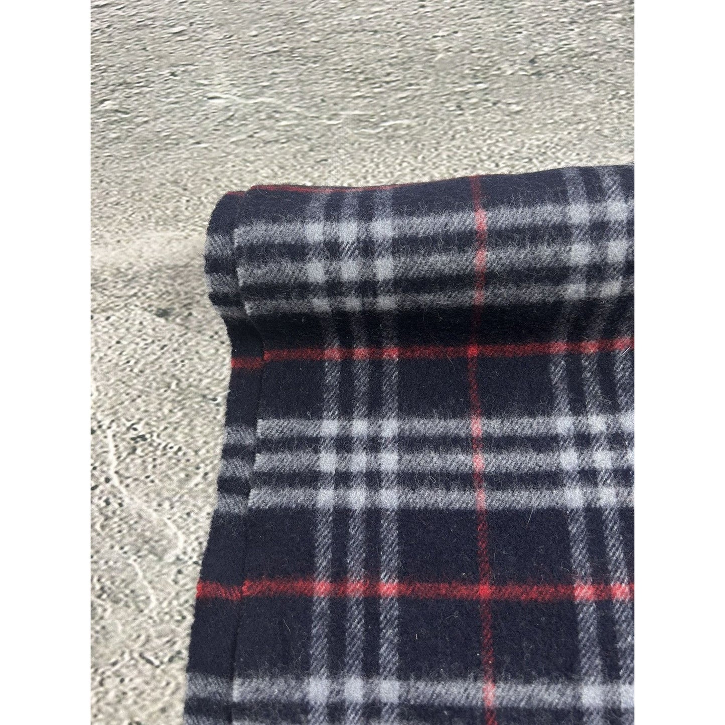 Burberry scarf lambswool cashmere navy blue nova check