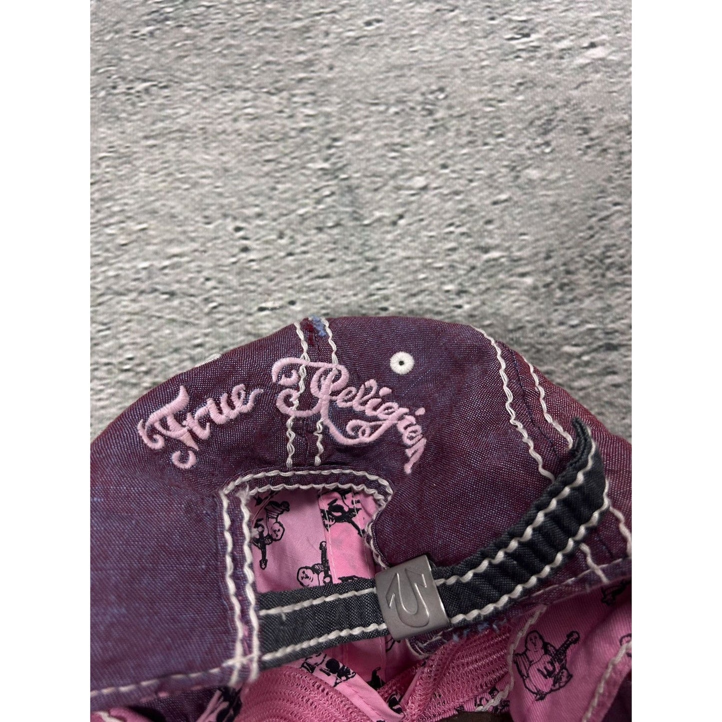 True Religion hat vintage red cap studded big logo horseshoe