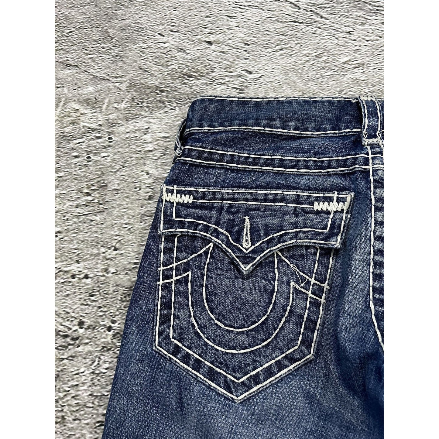 True Religion blue jeans white thick stitching Y2K