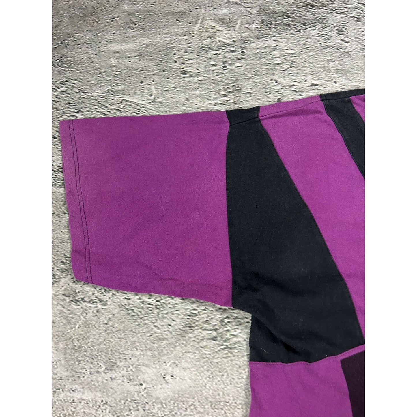 Puma vintage t-shirt 90s purple black big logo