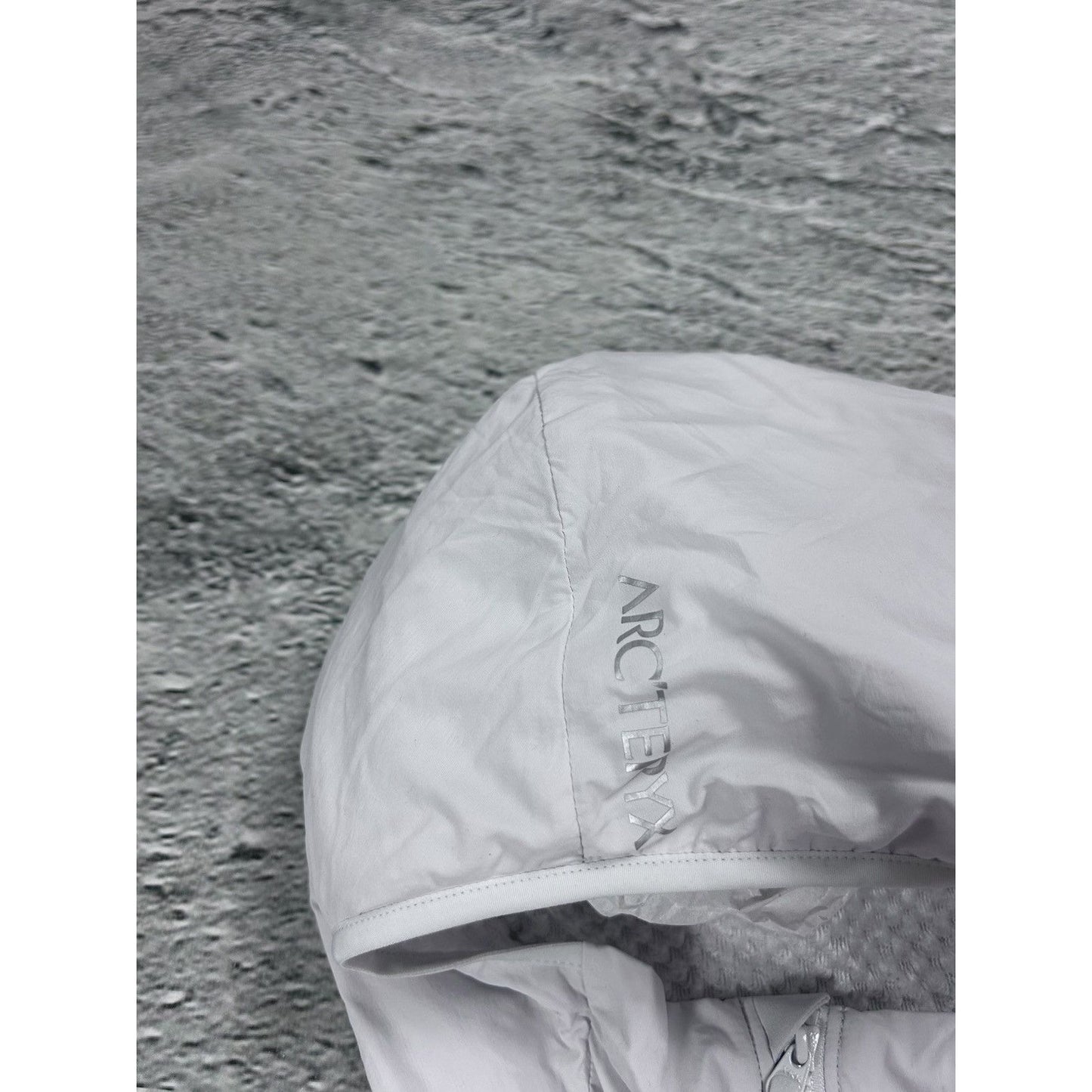 Arc’teryx jacket Atom LT white hoody