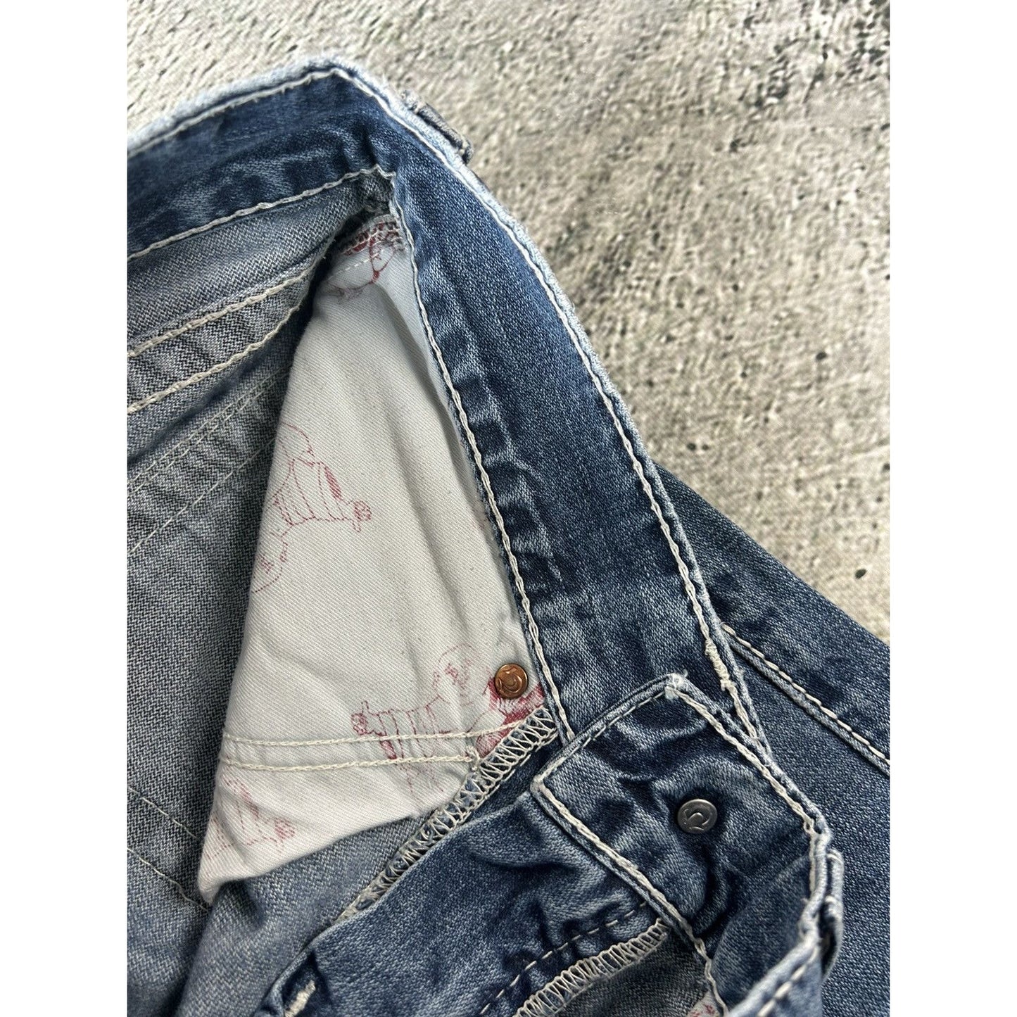 True Religion blue jeans white thick stitching Billy Super T