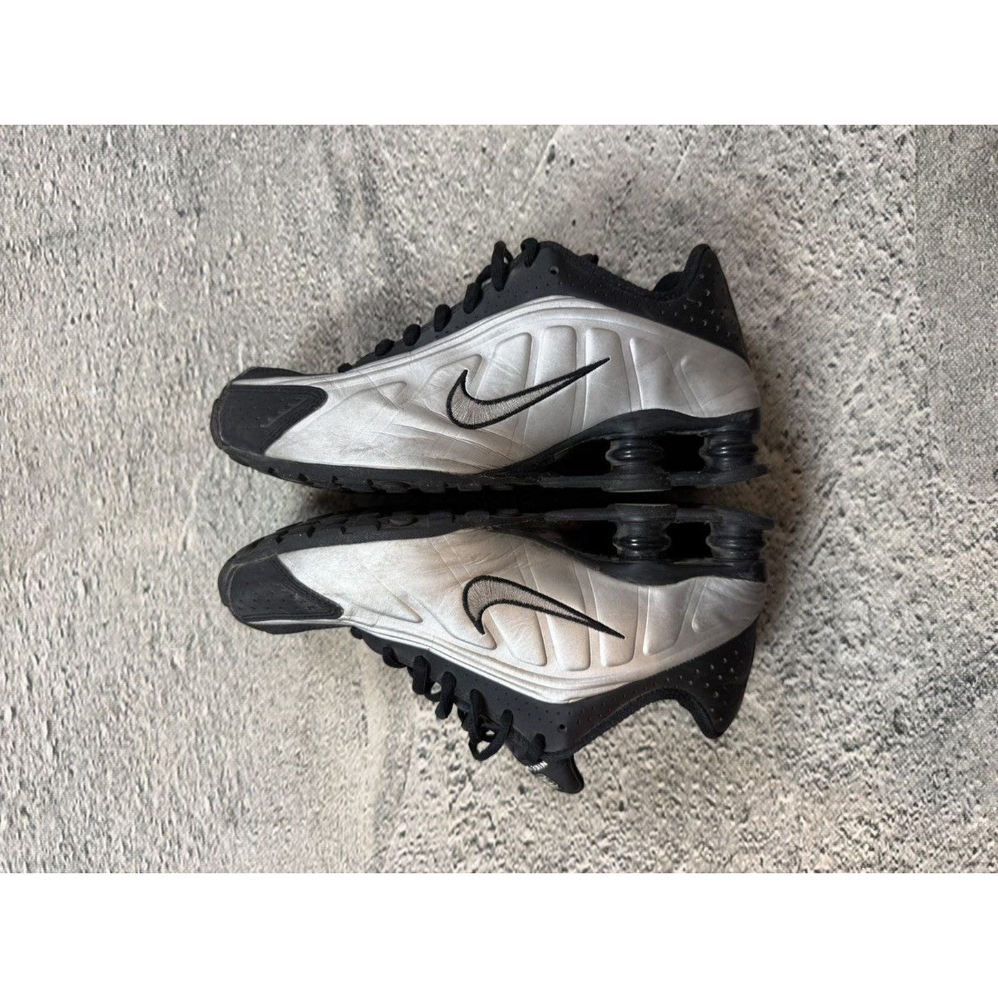 Nike Shox R4 sneakers black silver street shoes low