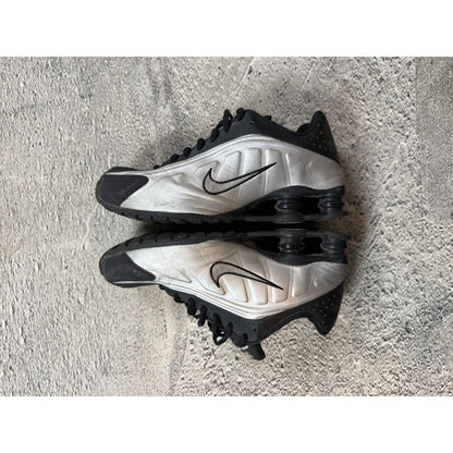 Nike Shox R4 sneakers black silver street shoes low
