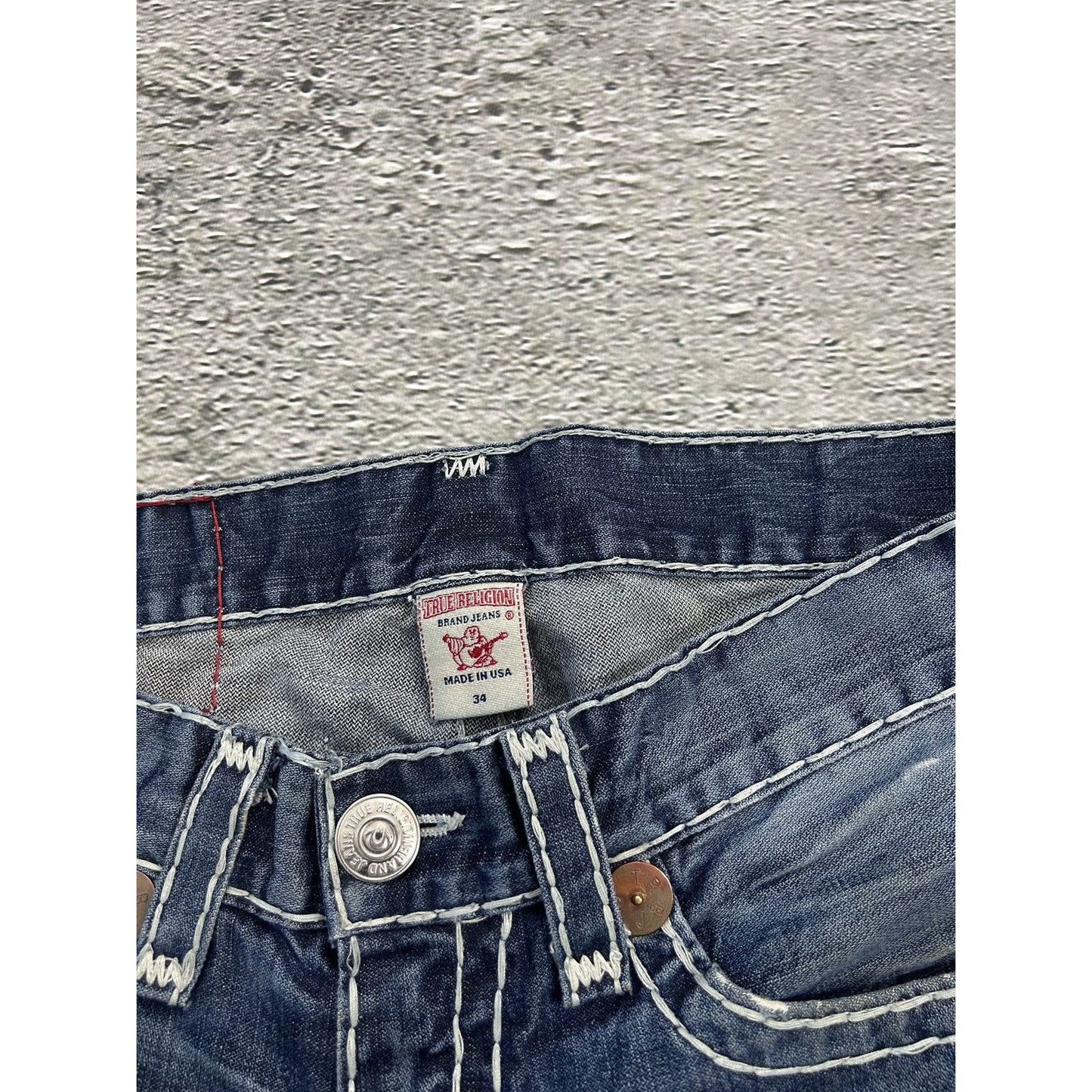 True Religion blue washed jeans white thick stitching Y2K