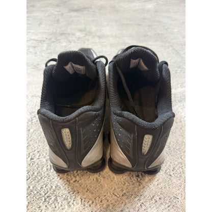 Nike Shox R4 sneakers black silver street shoes low