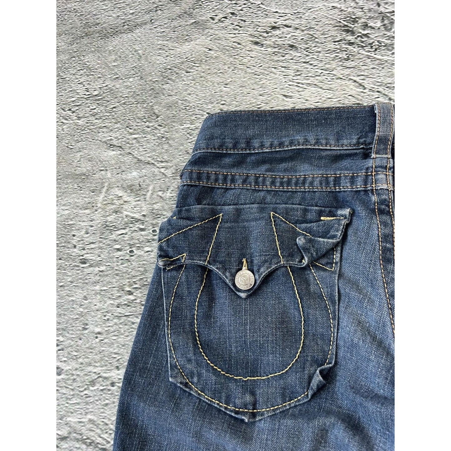 True Religion blue jeans white stitching Y2K bootcut