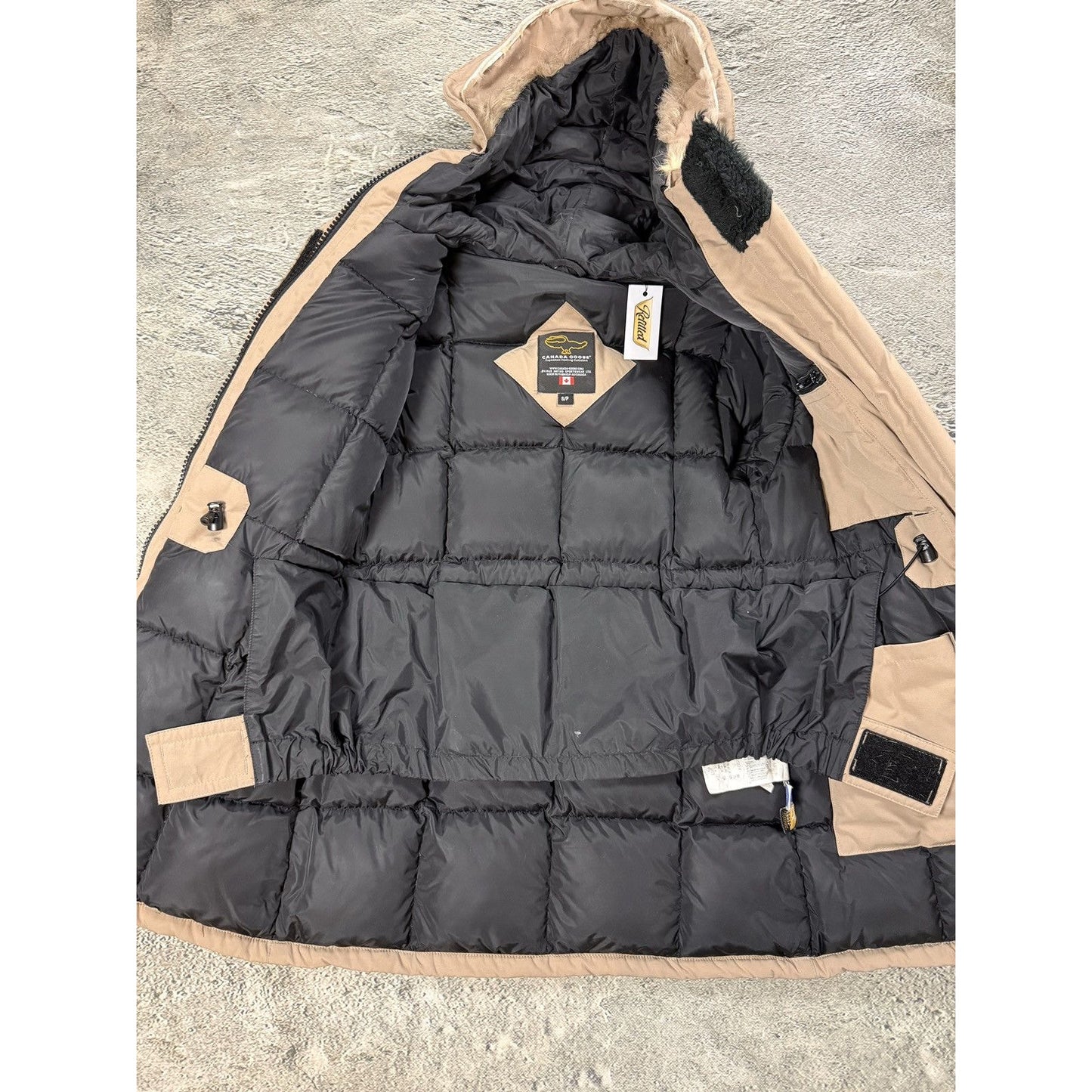 Canada Goose expedition jacket beige puffer no fur