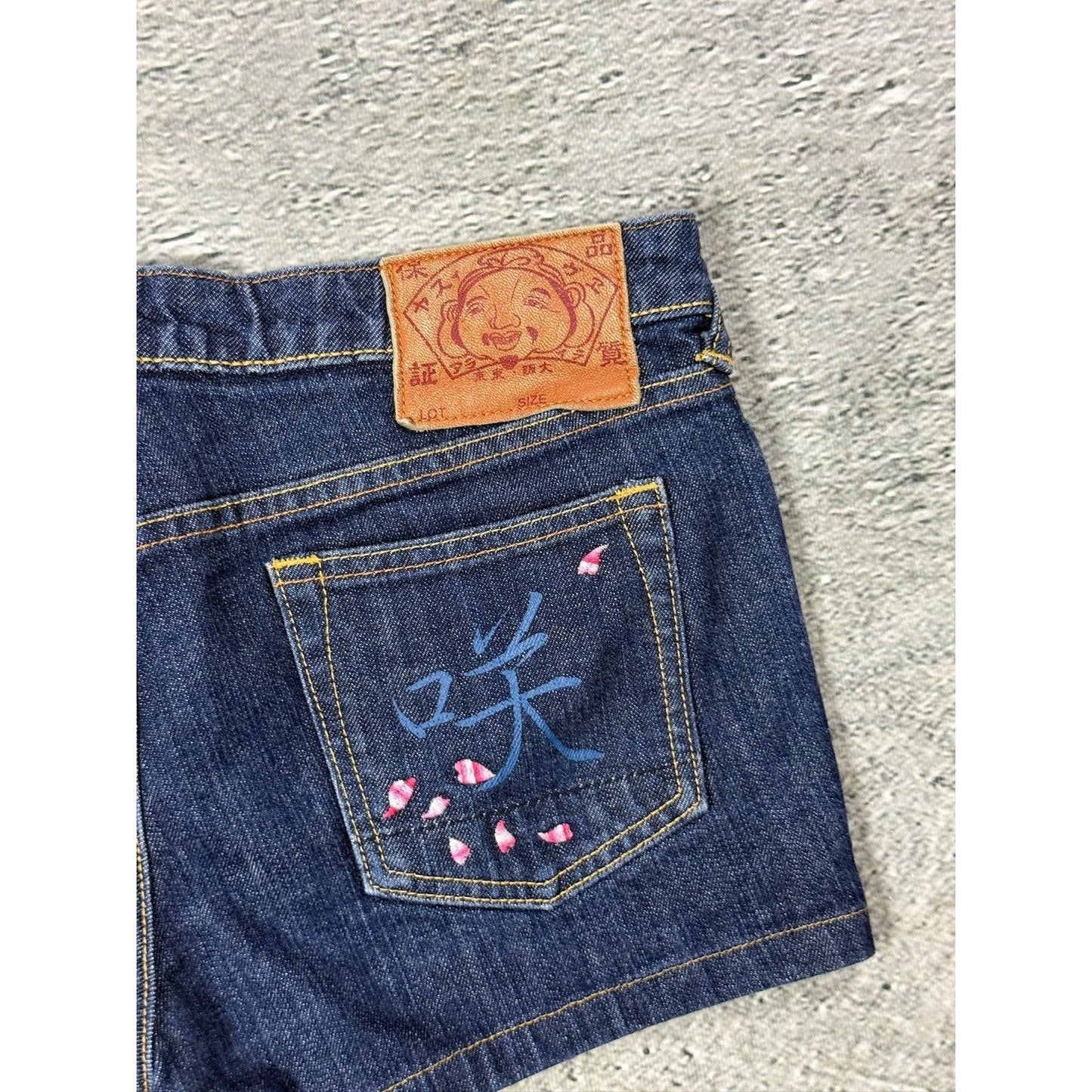 Evisu mini shorts flowers logo vintage jeans jorts sample